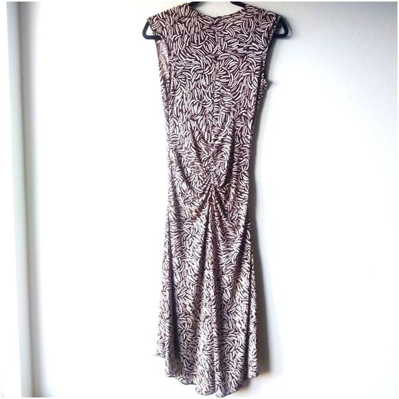 BISOU BISOU RUSCHED VNECK DRESS - BROWN & WHITE - Picture 2 of 5